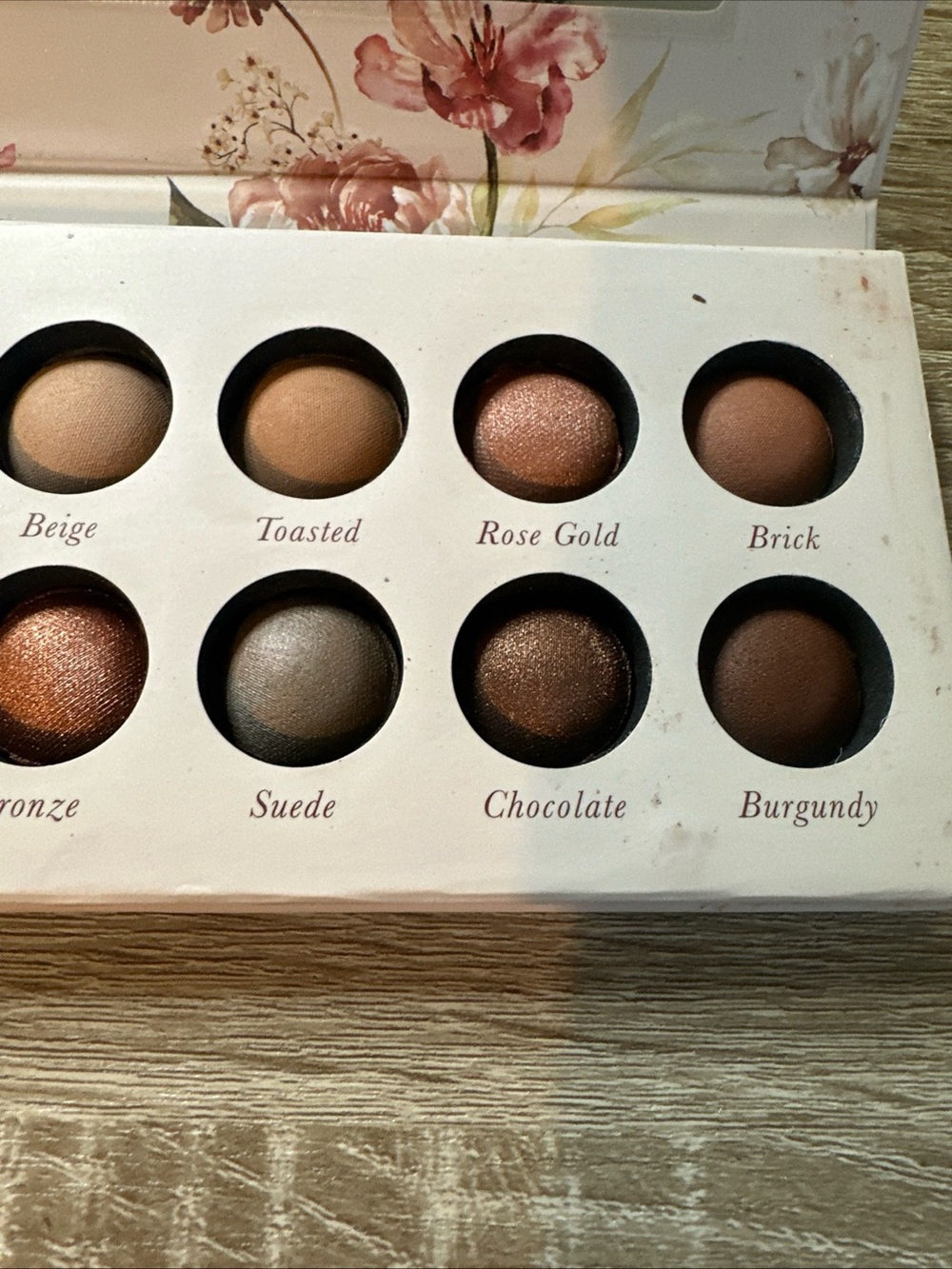 Laura Geller Modern Marvels 14 Multi-Finish Baked Eyeshadow Palette - Floral - Picture 6 of 8